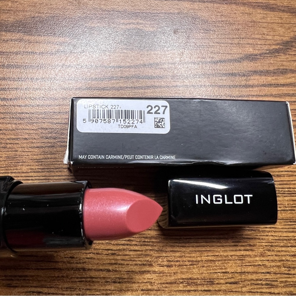 Inglot Lipstick #227